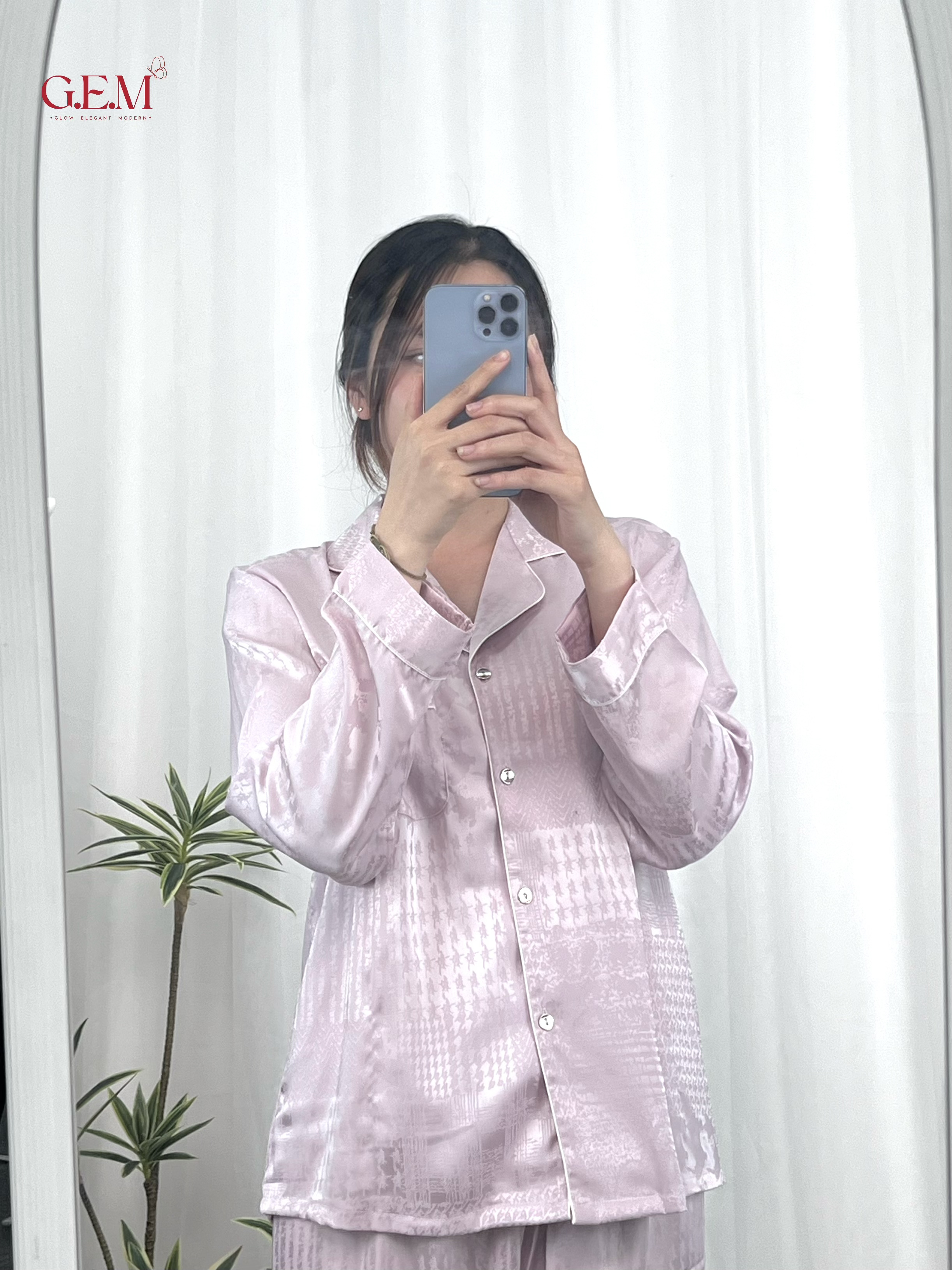 Quần jean ống loe cạp cao
